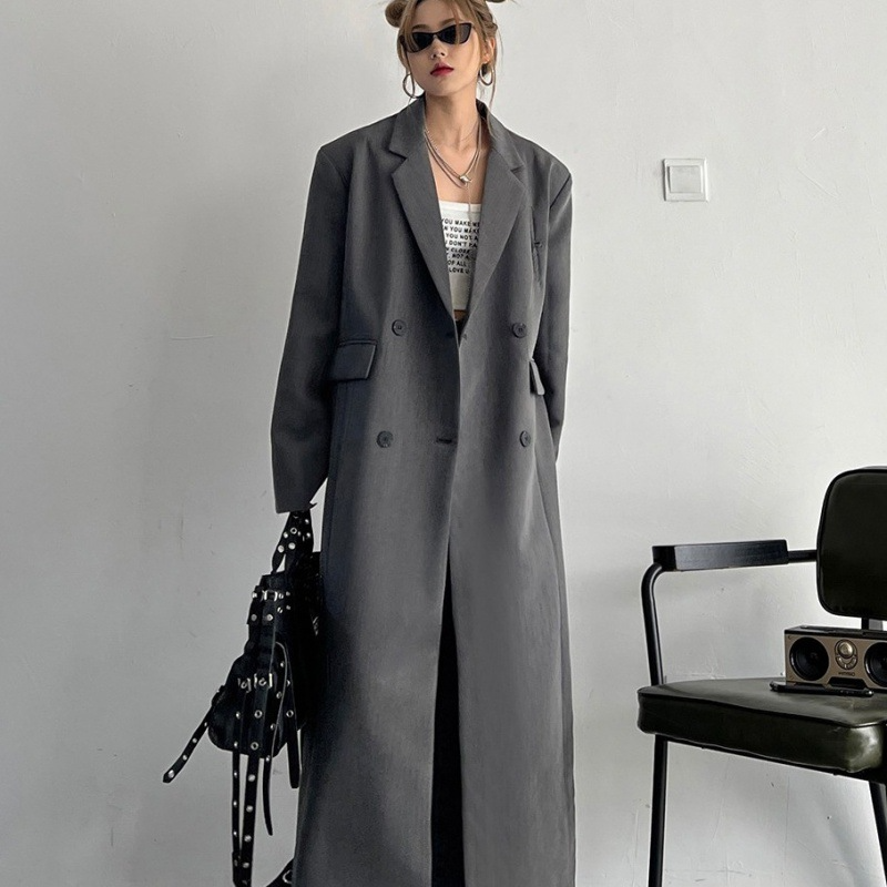 Anzug Modell Trenchcoat